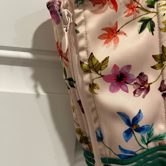 Floral Satin Crop Top - Picture 3 of 4